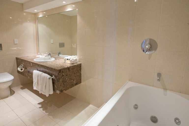 Bathroom 4, Copthorne Hotel Palmerston North, Palmerston North