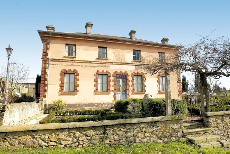 Exterior 17