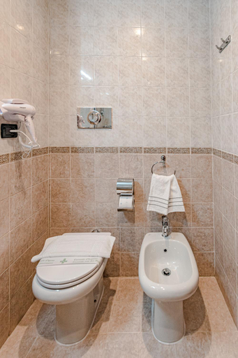 Bathroom 2, MilanoRe Hotel by Diva Hotels, Milano