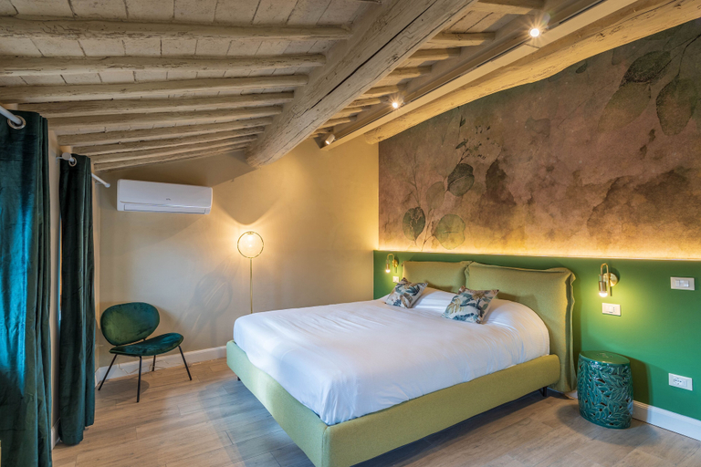 Bedroom 5, Blossoms of Siena, Siena