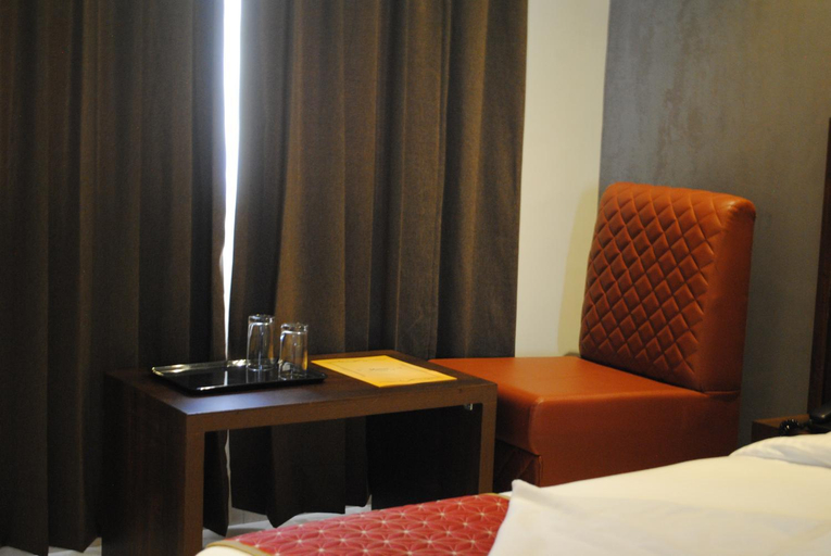 2, Mysore Royale, Mysore