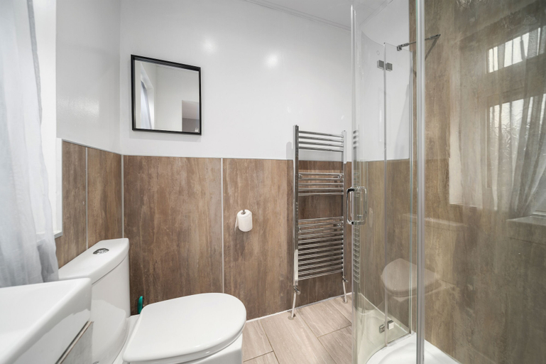 Bathroom 3, Queensferry guest house, Fife