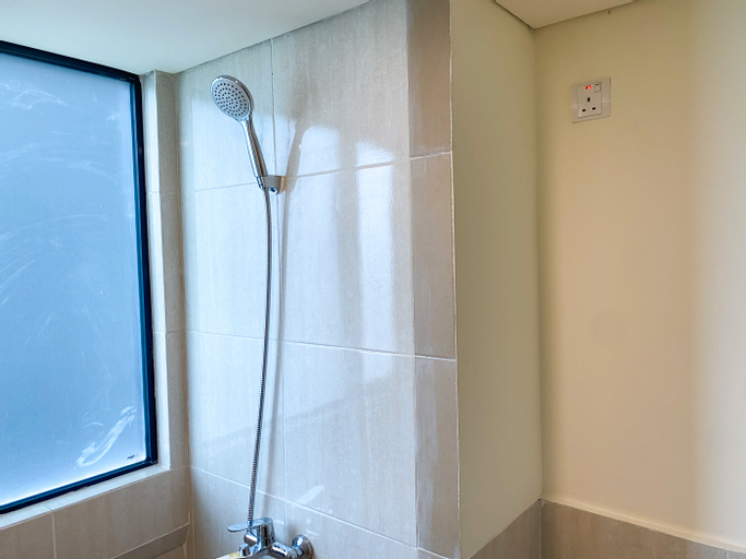 Bedroom 2, Spacious and Homey 2BR with Extra Room at Meikarta Apartment By Travelio, Cikarang