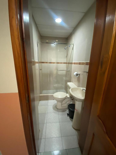 Others 5, Hostal el Paraiso, Cuenca