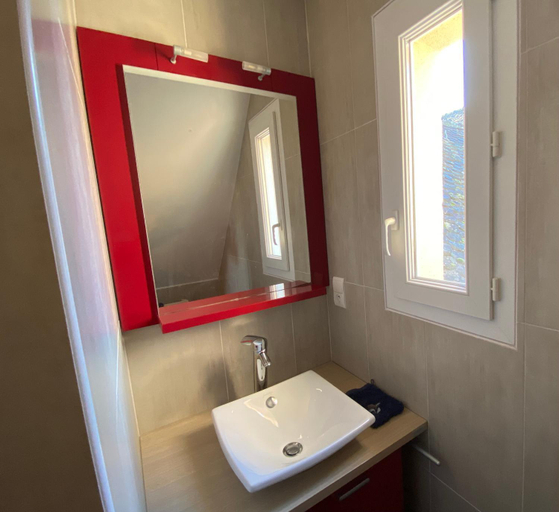 Bathroom 1, Chambre d'hotes Les Grillons, Aveyron
