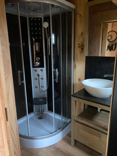Bathroom 2, Casa aan de Plas, B&B met sauna en hottub of jacuzzi, Nieuwkoop