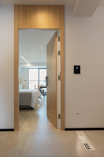 Bathroom 3, Alinea Urban Saripolou Square