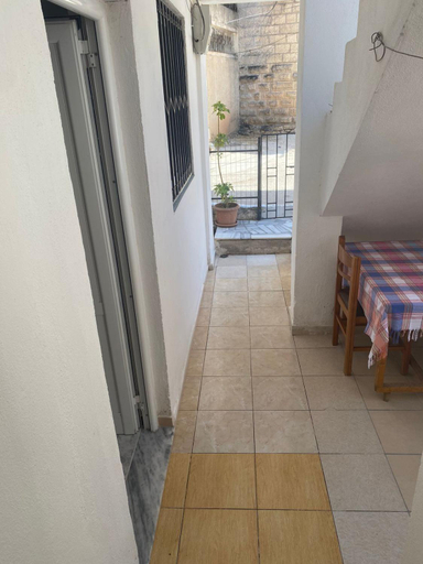 Others 3, City Center Guest House, Sarandës