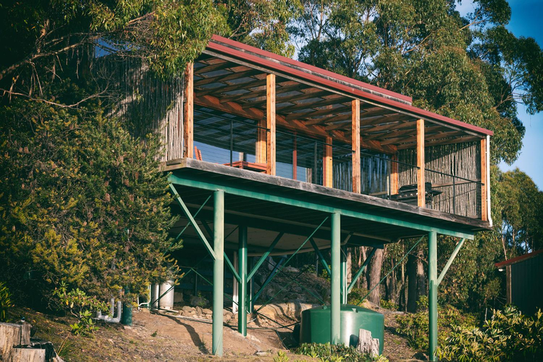 Exterior 6