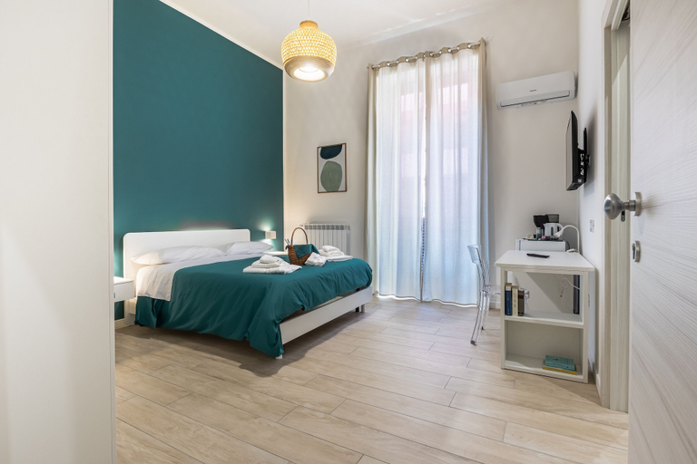 Bedroom 2, Rua de Mar Chiatamone, Napoli