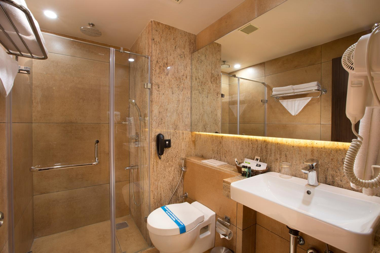 Bathroom 4, Hotel North Seven, Ernakulam