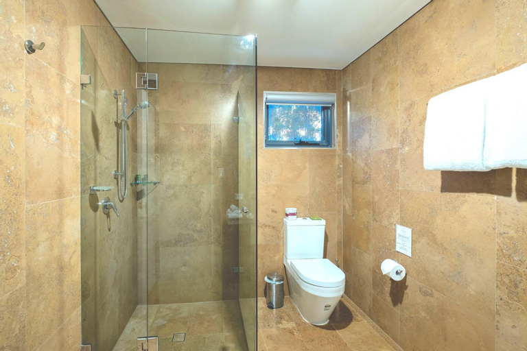 Bathroom 8