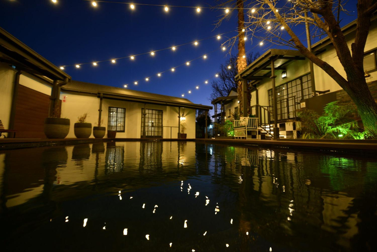 Exterior & Views