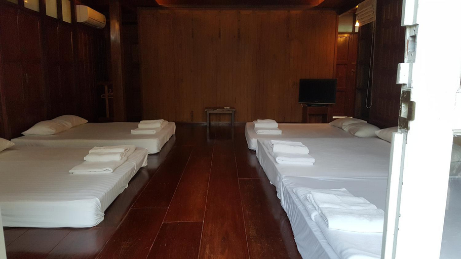 Bedroom 2, Ruean Mai Chai Khlong, Amphawa