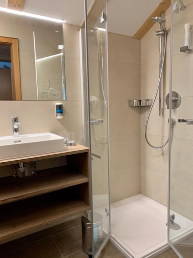 Bathroom 3, Landle Hotel, Bregenz