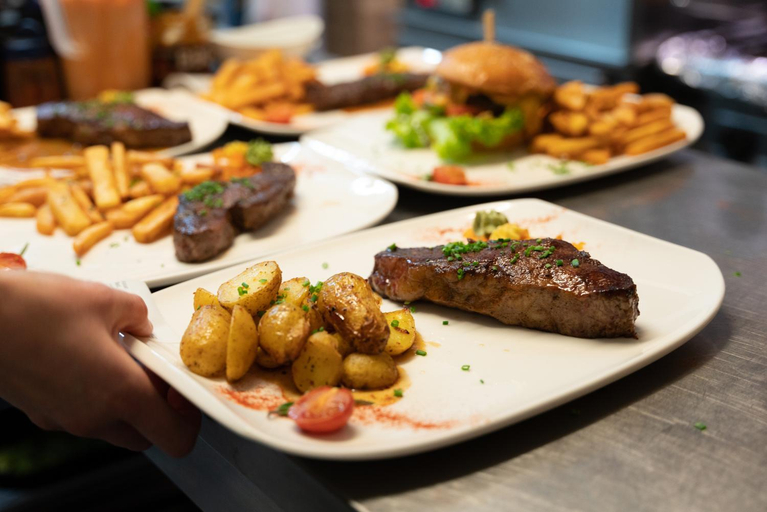 Food & Drinks