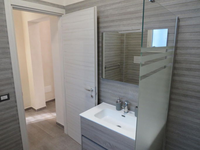 Bathroom 3, Casa Veneto, Trapani