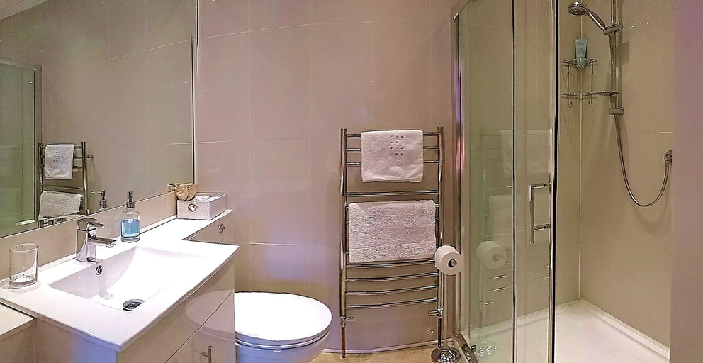 Bathroom 3, Little Orchard Bed and Breakfast Chichester, West Sussex