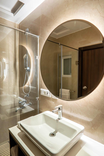 Bathroom 4, Hotel LE ROI Lake View, Koti, Tehri Garhwal