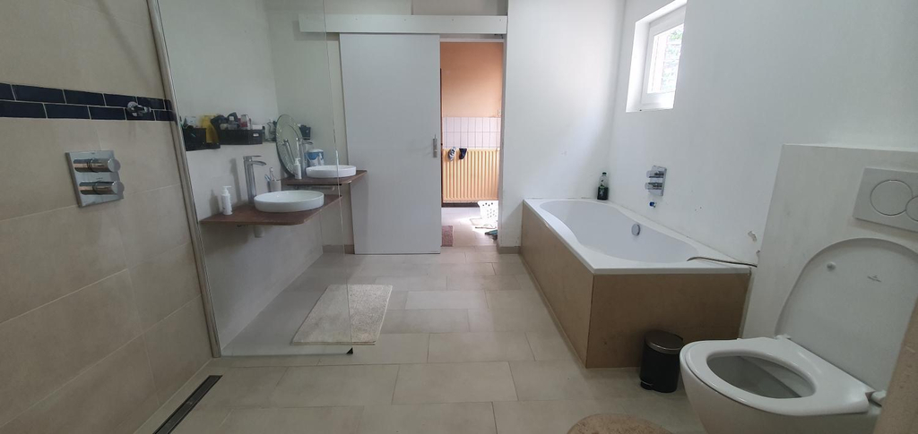 Bathroom 3, Sunset de Luz, Nijmegen