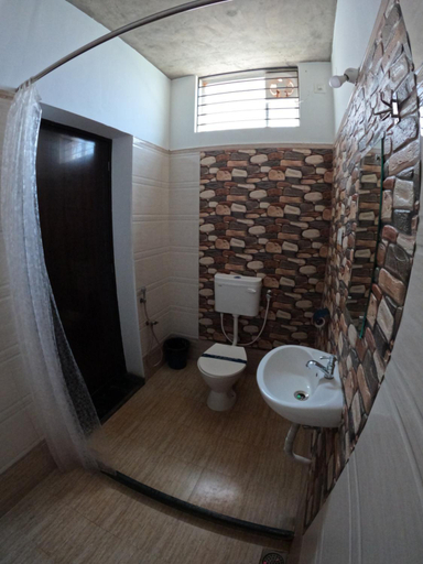 Bathroom 4, Wow Farm House, Viluppuram
