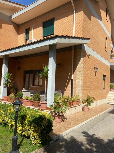 Others 4, Villa Alma, Rome