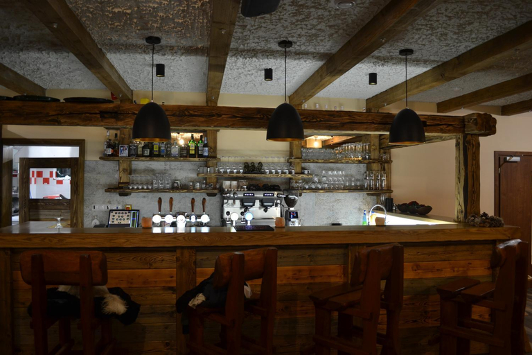Food & Drinks 4, Tri kopy*** - penzion, restauracia a pizza, Liptovský Mikuláš