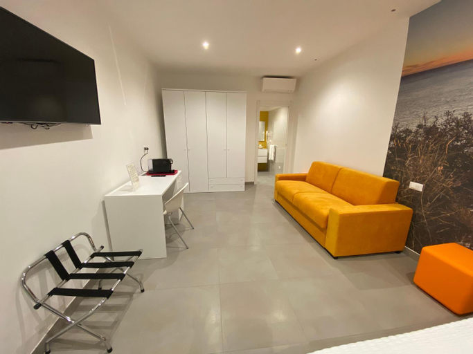Others 4, Torre del mare Rooms, Savona