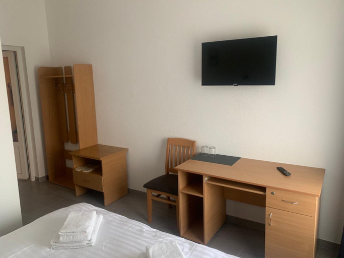 Bedroom 2, ZIG ZAG, Kamianets'-Podil's'ka