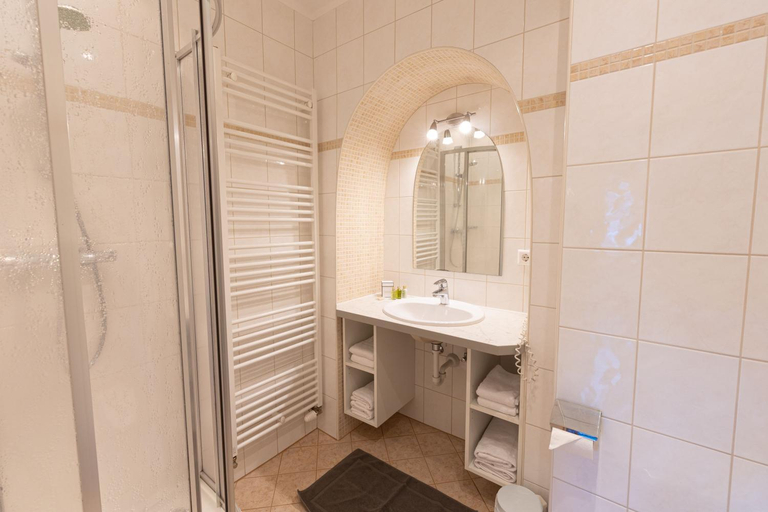 Bathroom 2, Der Thomataler Wirt, Tamsweg