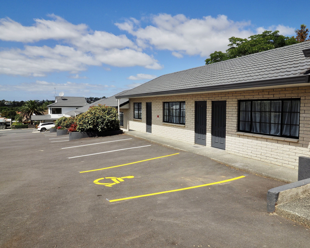 Exterior & Views 2, Bk's Pohutukawa Lodge, Whangarei