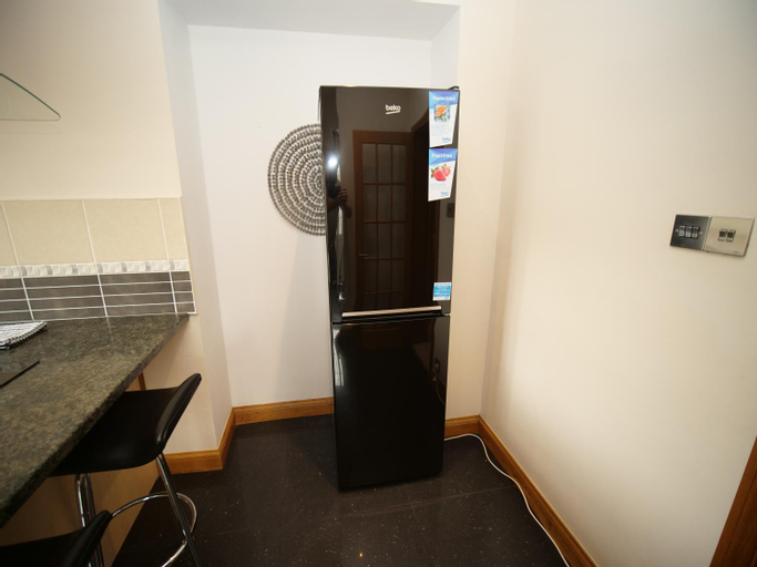 Others, Town Centre Apartment Sleeps 9, Bournemouth