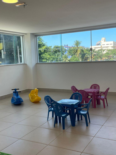 Others 2, Apto no 4º andar com ar e Wi-Fi a 450 mts do mar!, Ubatuba