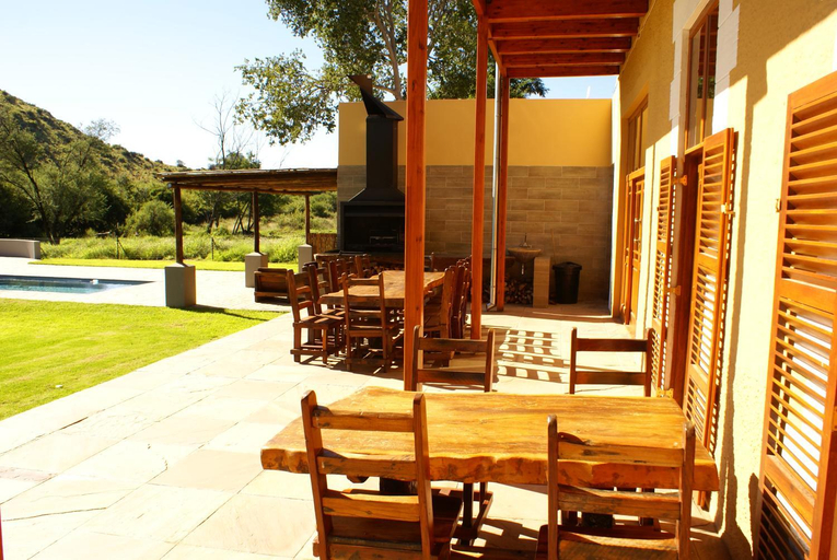 Food & Drinks, Chargo Boutique Lodge, Pixley ka Seme