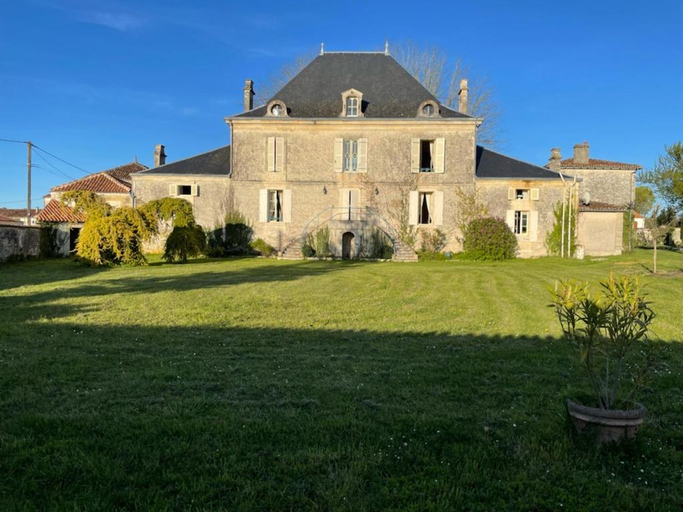 Others 2, Chateau de varaize, Charente-Maritime