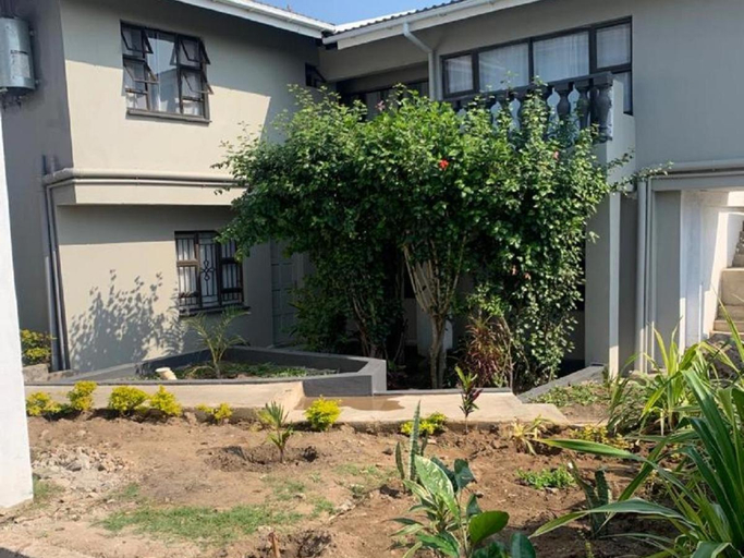 Others 2, Xaba Guest Lodge, Uthungulu