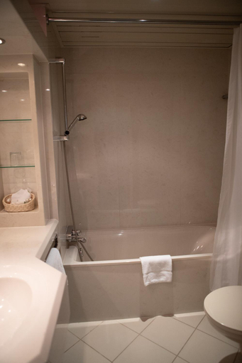 Bathroom 3, pepb Schulungshotel, Hildesheim