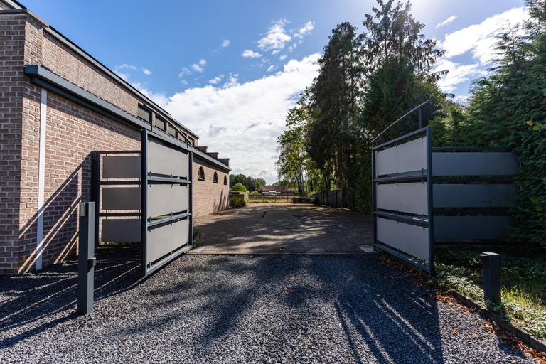Others 3, B&B Tabibito, Limburg