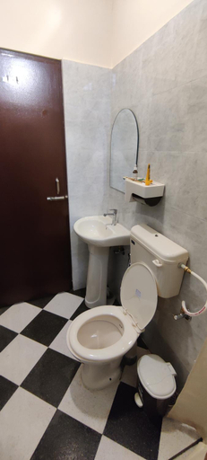 Bathroom 1, The Sunshine Bungalow, Bangalore