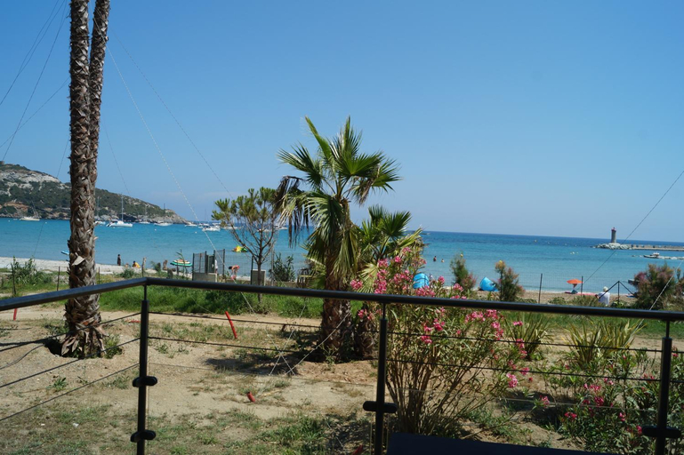 Others 4, Adonis-Macinaggio, Haute-Corse
