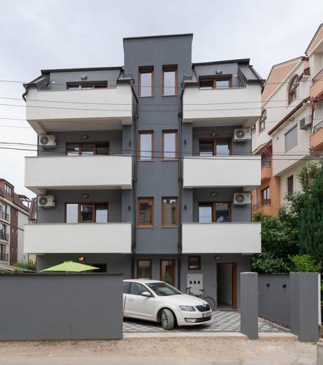 Others 5, Villa Aria