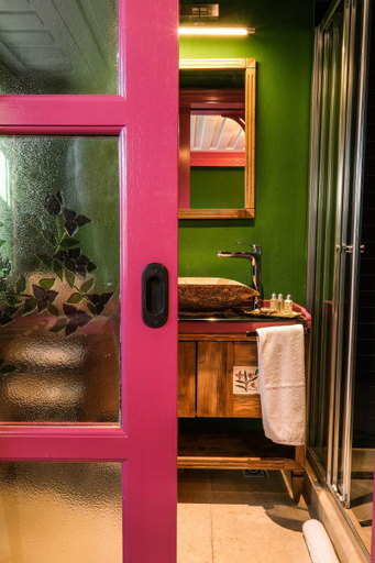 Bathroom 5, Kocadon Hotel, Bodrum
