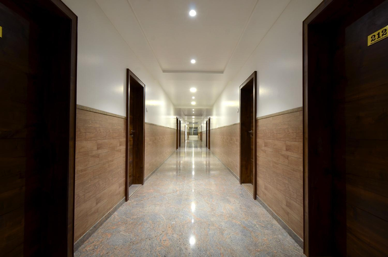 Public Area 3, Hotel Dwarka Park , Ahmadnagar