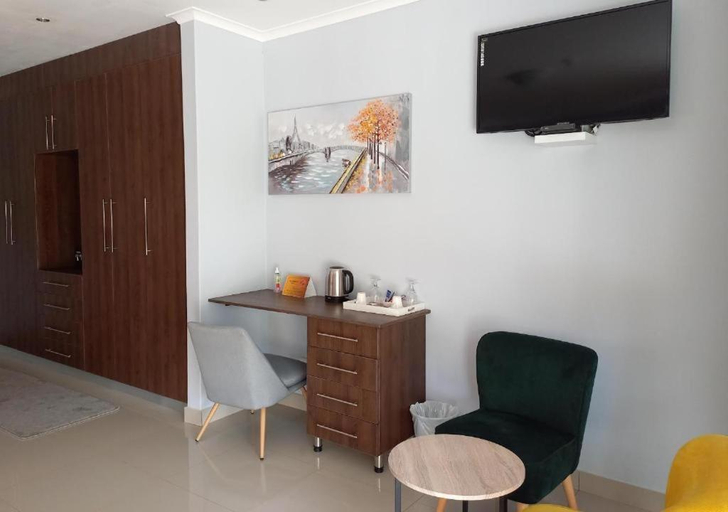Others 4, Mantenga Hillview, Lobamba