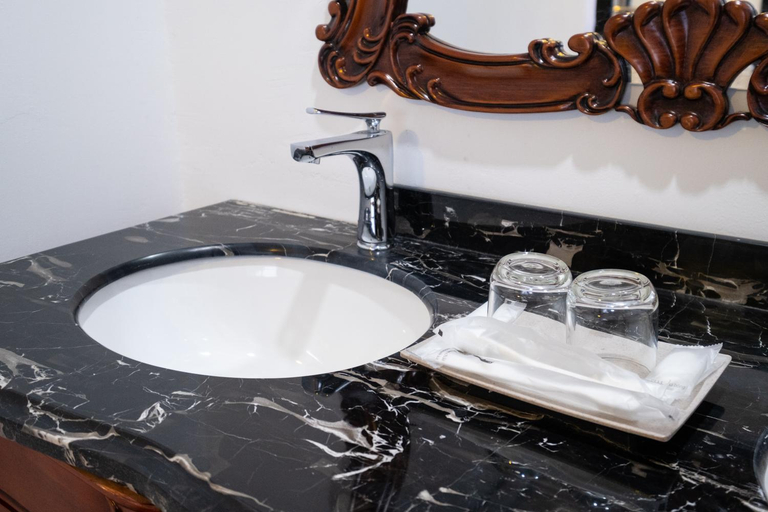 Bathroom 3, Zuka Hotel & Apartment, Da Nang