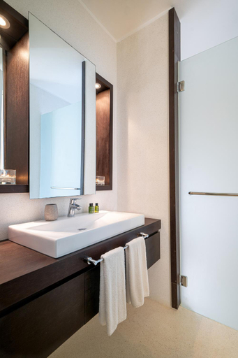 Bathroom 5, Billionaire Resort & Retreat, Malindi