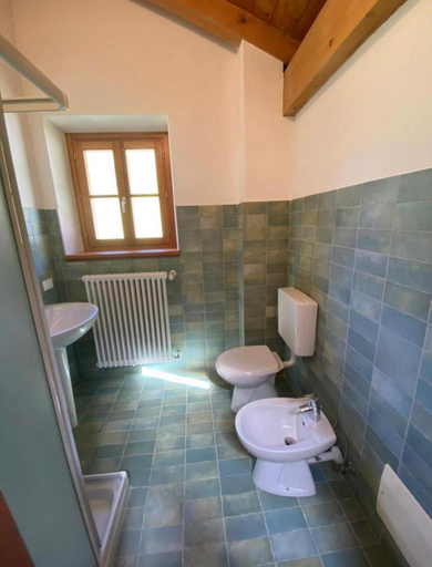 Bathroom 3, Cjase Cjandin, Udine