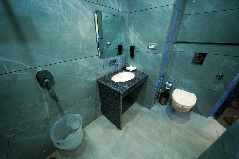 Bathroom 3, Abhyudyam Ganga, Hardwar