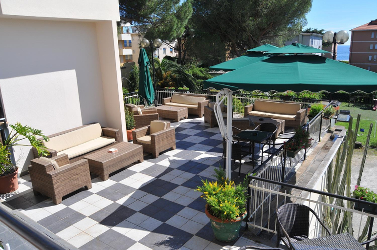 Exterior & Views 2, Hotel Mediterraneo, Genova