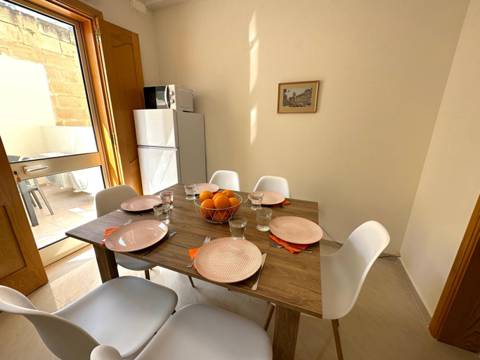 Others 3, DoMiSol duplex suites near sea, Saint Paul's Bay